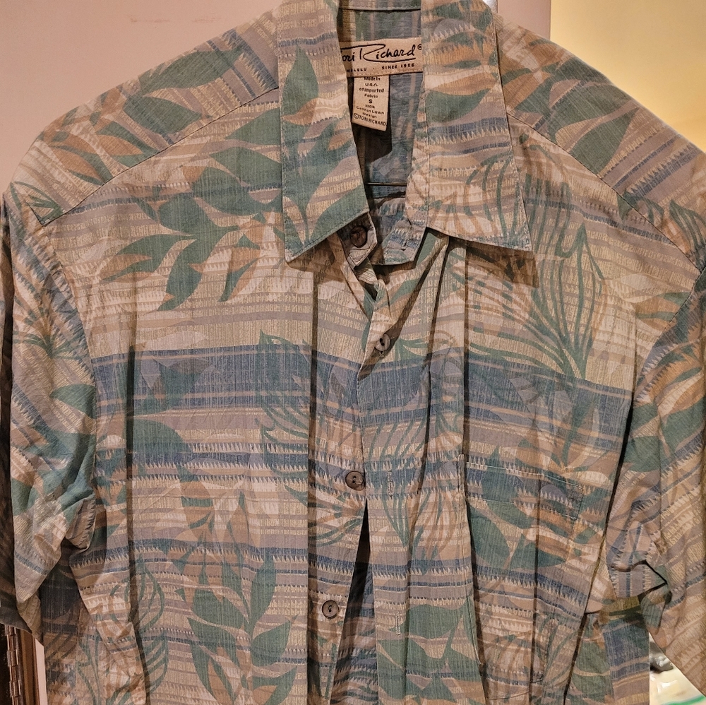 Tori Richard aloha shirt- Sz small